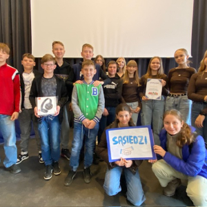 Uczniowie klasy siódmej. Kliknięcie w zdjęcie spowoduje powiększenie do oryginalnego rozmiaru.