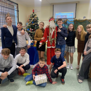 Uczniowie klasy 7. Kliknięcie w zdjęcie spowoduje powiększenie do oryginalnego rozmiaru.