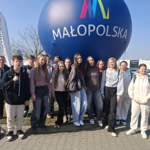 Ósmoklasiści odwiedzili Festiwal Zawodów w Międzynarodowym Centrum Targowo-Kongresowym EXPO. Kliknięcie w zdjęcie spowoduje powiększenie do oryginalnego rozmiaru.