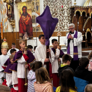 Rekolekcje wielkopostne w naszej szkole. Uczniowie w Kościele Parafialny w Zaborowie. Kliknięcie w zdjęcie spowoduje powiększenie do oryginalnego rozmiaru.