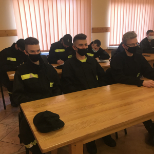 Uczestnicy podczas zajęć. Kliknięcie na zdjęcie spowoduje jego powiększenie do oryginalnego rozmiaru.